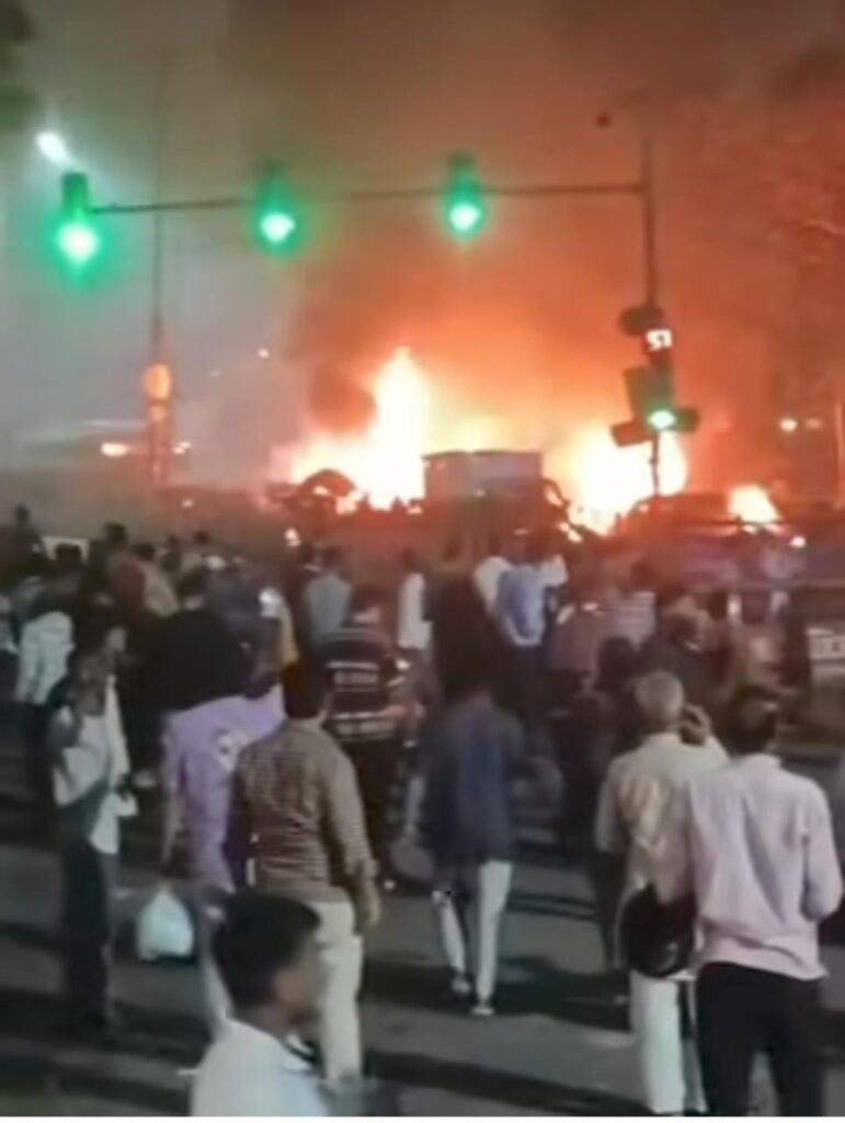 Explosion-near-Red-Fort